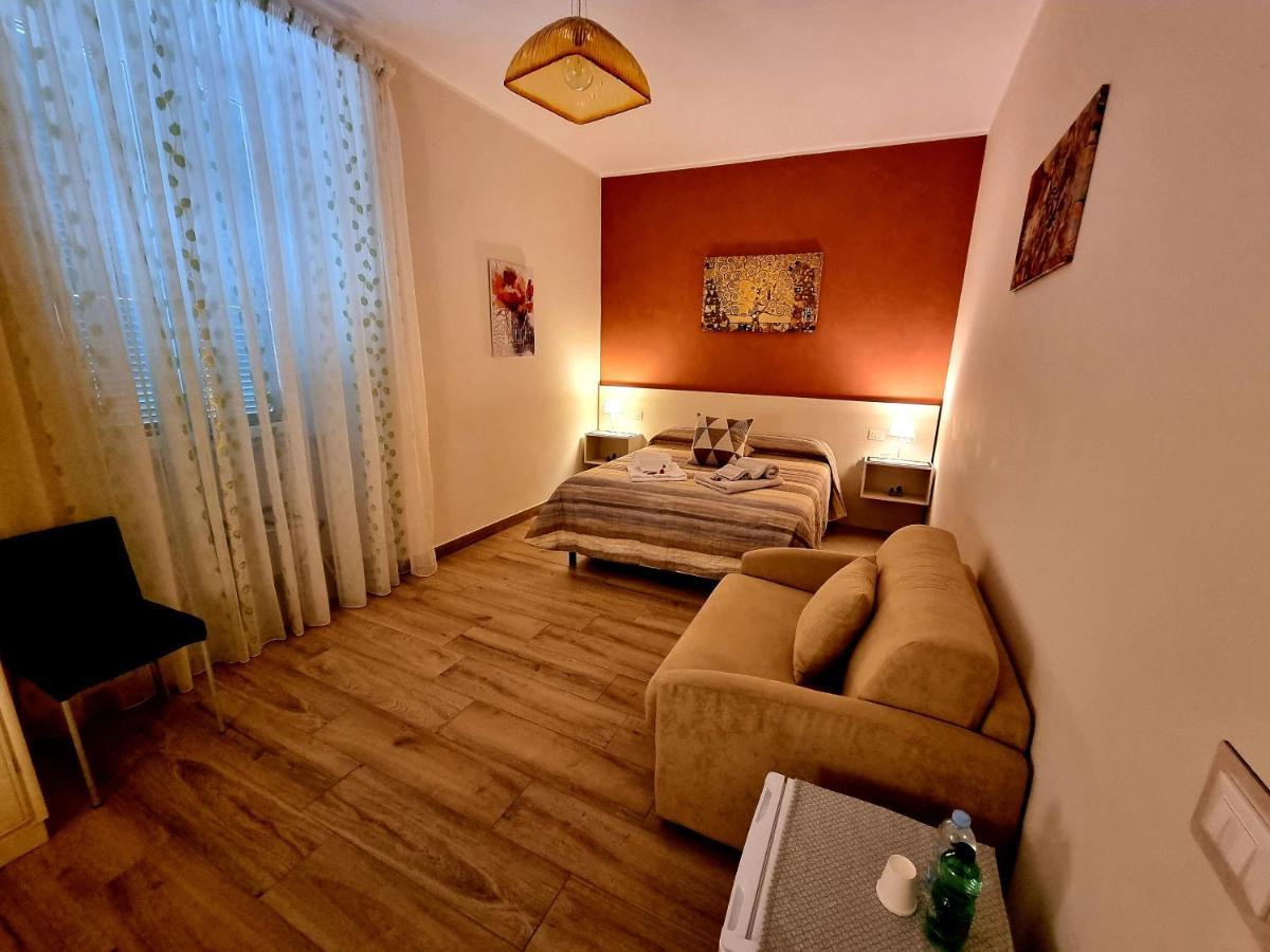 Il Casale Nel Parco Guesthouse Рим Экстерьер фото