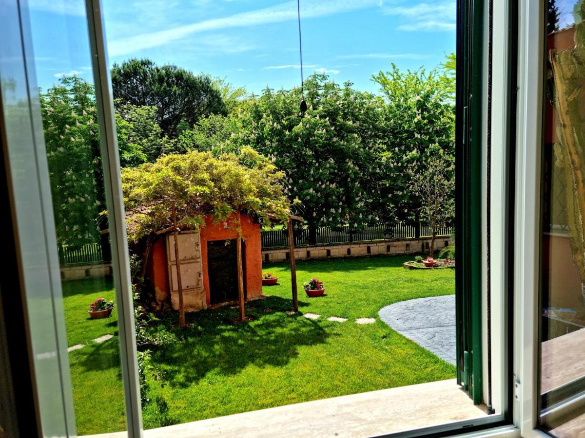 Il Casale Nel Parco Guesthouse Рим Экстерьер фото